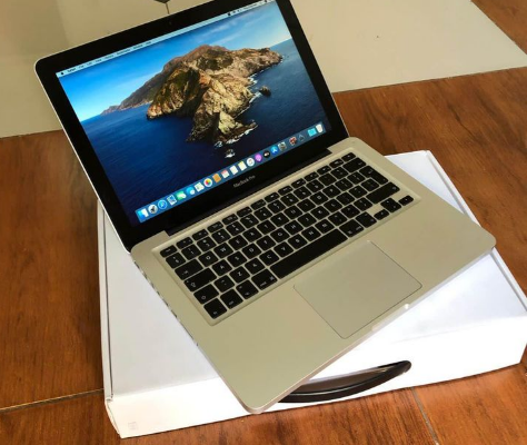 MacBook Pro 2012 With Complete Box And All Accesso