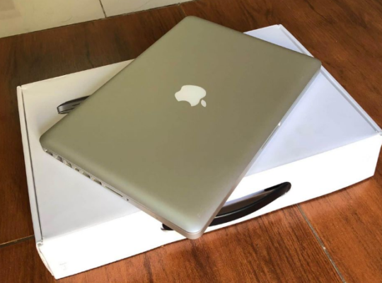 MacBook Pro 2012 With Complete Box And All Accesso