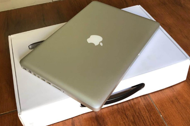 MacBook Pro 2012 With Complete Box And All Accesso