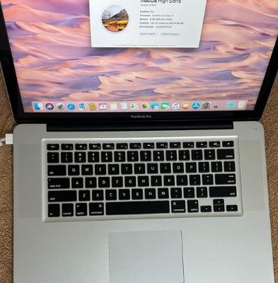 MacBook Pro 2012 15 inch core i7 8 gb 500 gb for s