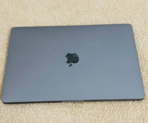 MacBook Pro 2017 16 gb ram and 256 ssd for sale