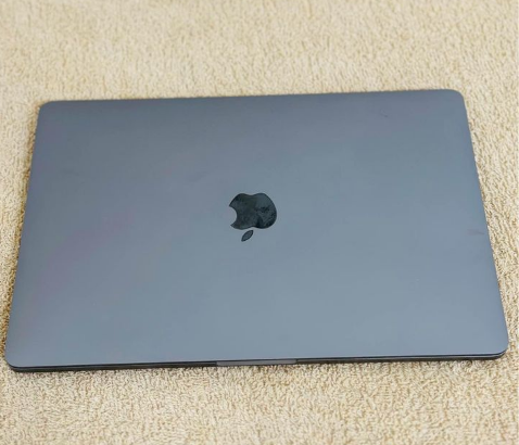 MacBook Pro 2017 16 gb ram and 256 ssd for sale