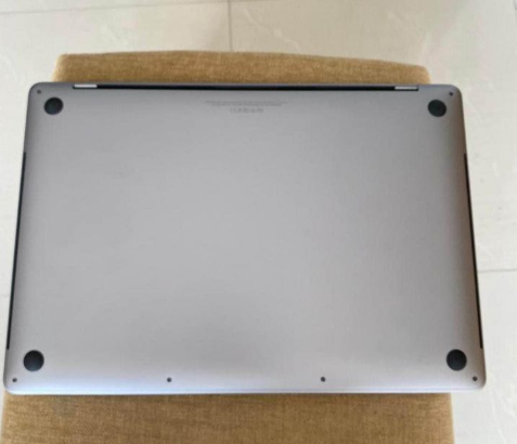 MacBook Pro 2017 15 inch core i7 For Sale