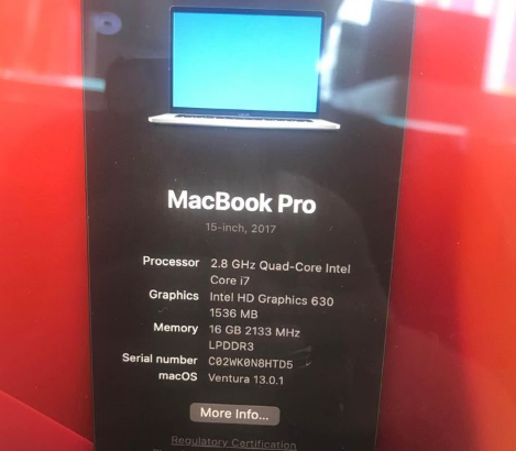 MacBook Pro 2017 15 inch core i7 For Sale