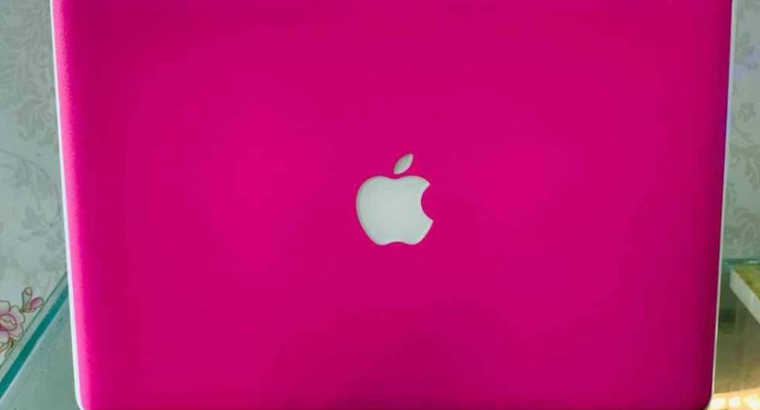 Macbook 4GB Ram and 500GB Hard For Sale