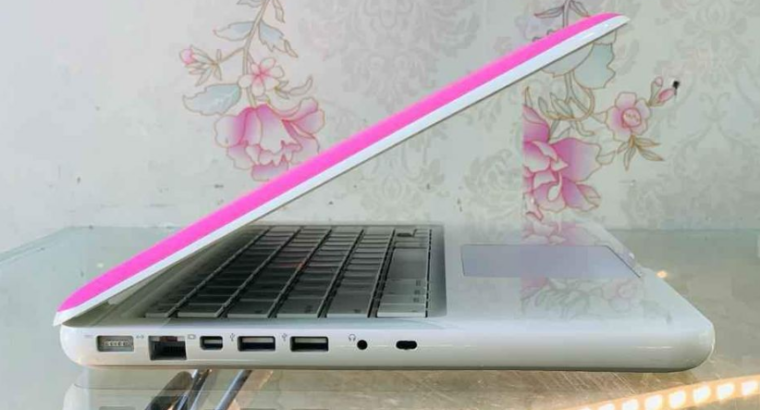 Macbook 4GB Ram and 500GB Hard For Sale