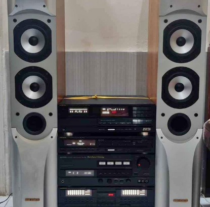 Onkyo HIFI System with Tower Speakers For Sale