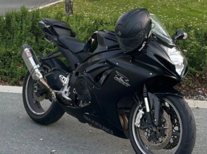 SUZUKI GSXR 600 2013 in good condition for sale