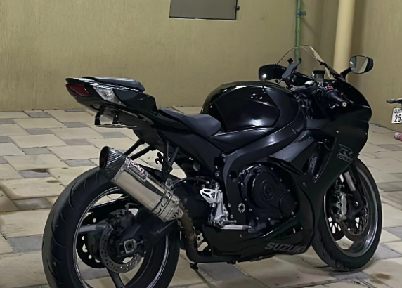SUZUKI GSXR 600 2013 in good condition for sale