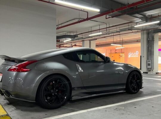 Nissan Z370 full option Gcc 2016 in good conditio