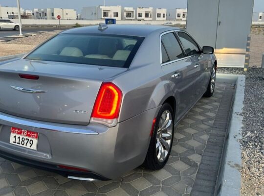 Chrysler C300 full option 2018 usa imported