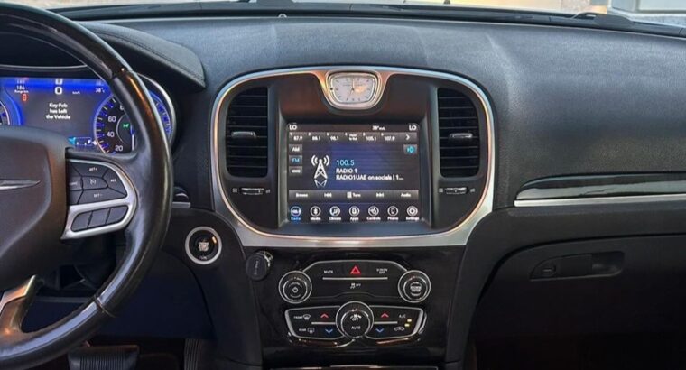 Chrysler C300 full option 2018 usa imported