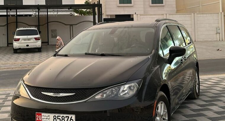 Chrysler voyager full option 2020 in good conditio