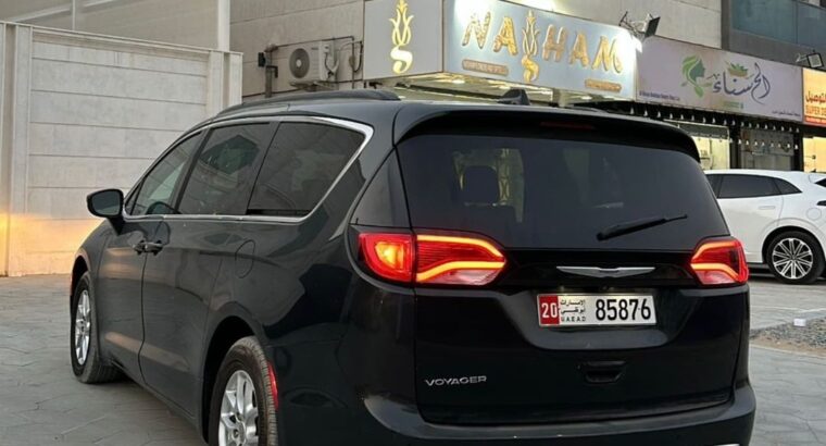 Chrysler voyager full option 2020 in good conditio