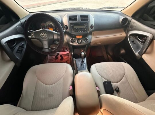 Toyota Rav4 full option 2011 Gcc for sale