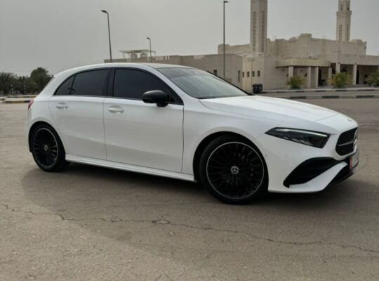 Mercedes A200 hatchback 2024 Gcc full option for