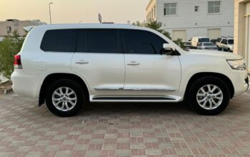 Toyota Land cruiser VXR 5.7 full option 2021 for