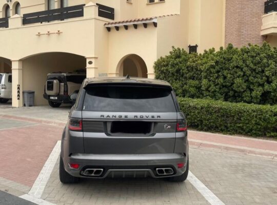 Range Rover sport SVR 2018 in perfect condition