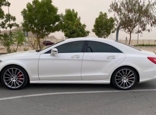 Mercedes CLS500 Gcc full option 2016 in good cond