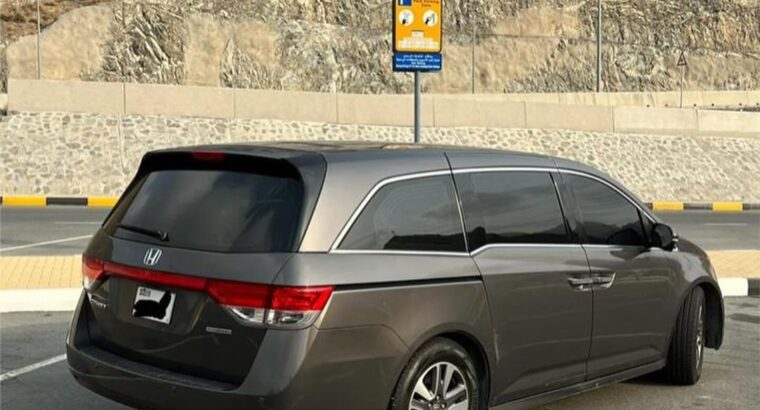 Honda Odyssey touring Gcc 2015 full option for sal
