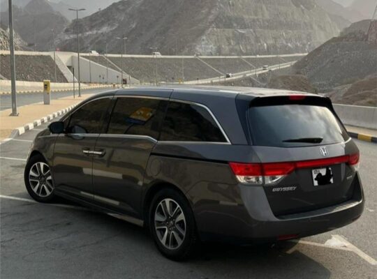 Honda Odyssey touring Gcc 2015 full option for sal