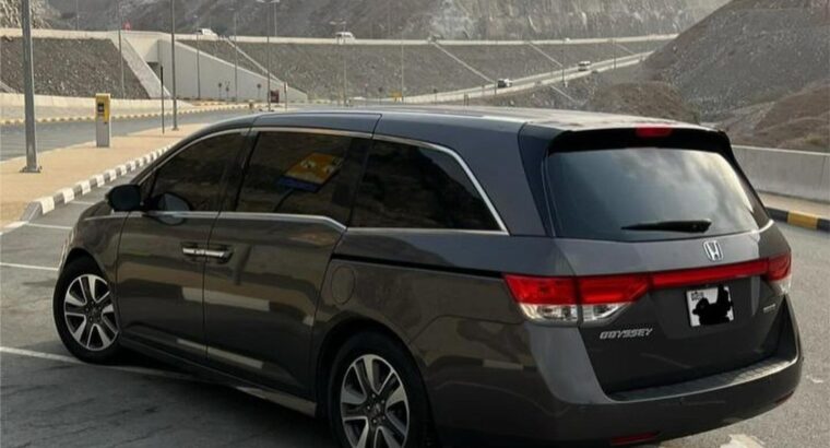 Honda Odyssey touring Gcc 2015 full option for sal