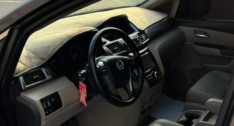 Honda Odyssey touring Gcc 2015 full option for sal
