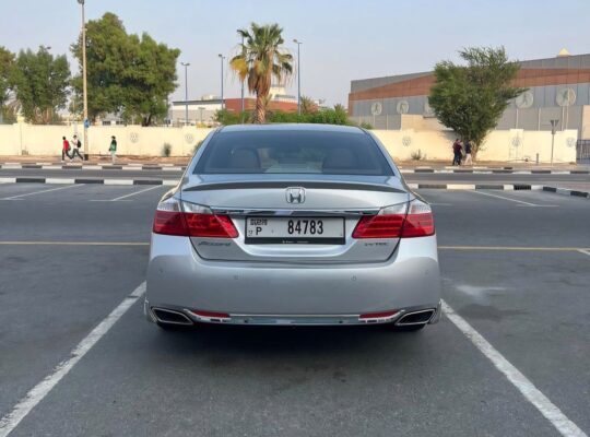 Honda Accord Ex-L full option 2016 Gcc