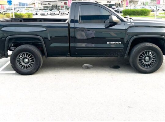 Gmc sierra SLE coupe 2016 Gcc in good condition