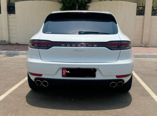 Porsche Macan Gcc full option 2020 For sale in go