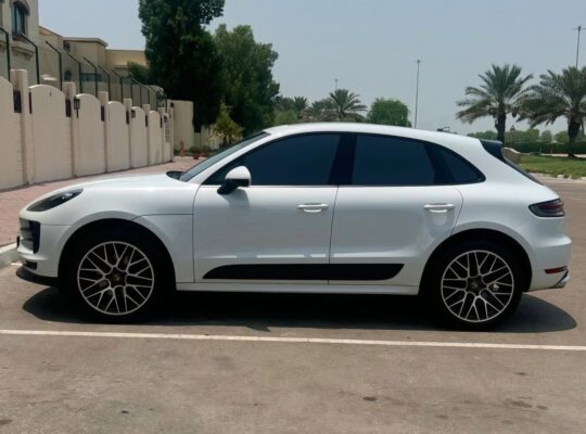 Porsche Macan Gcc full option 2020 For sale in go