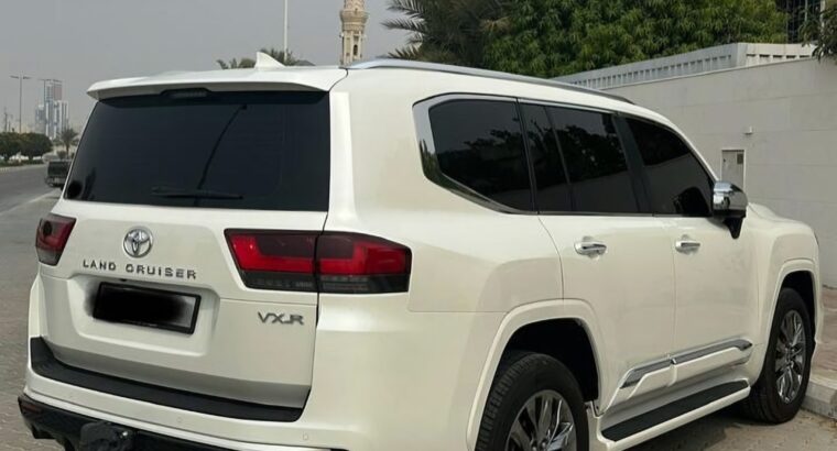 Toyota Land cruiser VXR 4.0 full option 2024 for