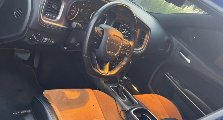 Dodge charger R/T 5.7 2022 in perfect condition