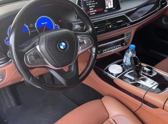 BMW 750LI xdrive master class 2016 Gcc for sale