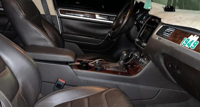 Volkswagen Touareg 2012 Gcc in good condition