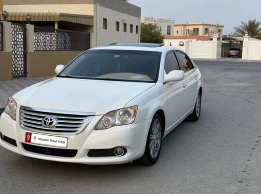 Toyota Avalon limited 2010 Gcc in good condition