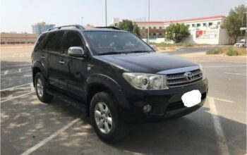 Toyota Fortuner SR5 full option 2011 Gcc for sale