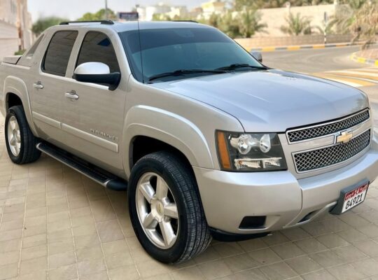 Chevrolet Avalanche LTZ full option 2009 Gcc for