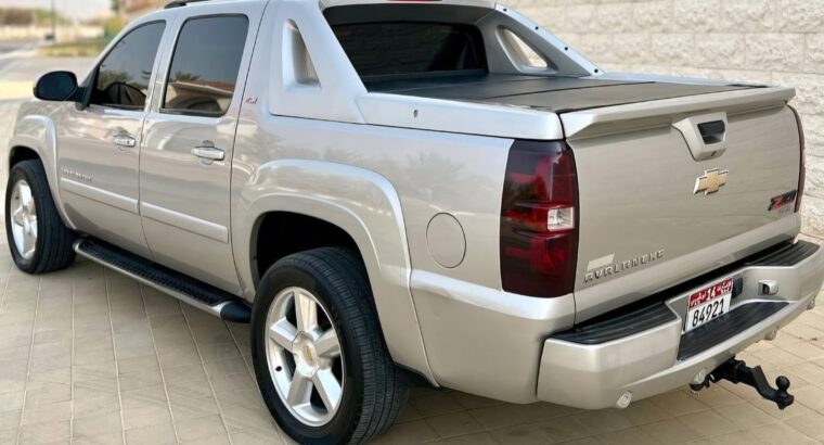 Chevrolet Avalanche LTZ full option 2009 Gcc for