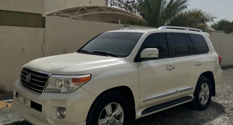 Toyota Land cruiser GXR V8 full option 2015 Gcc