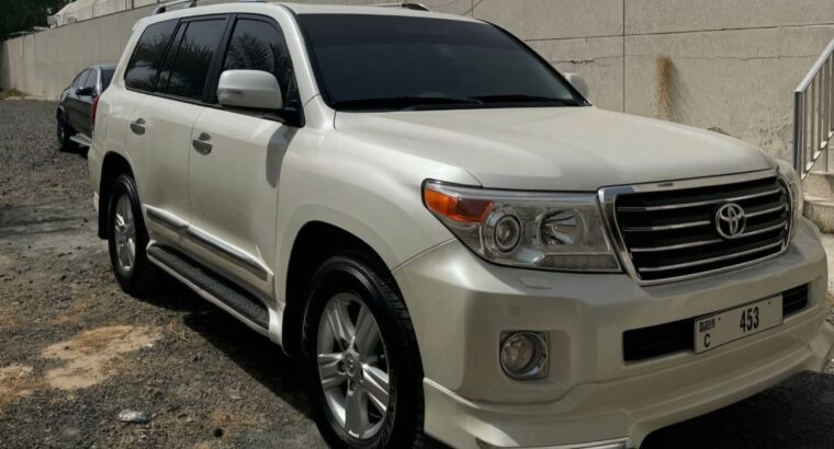 Toyota Land cruiser GXR V8 full option 2015 Gcc