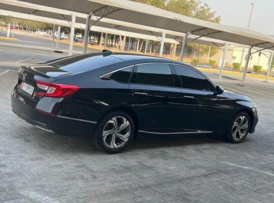 Honda Accord 2018 Gcc base option for sale