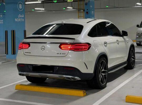 Mercedes GLE43 full option 2016 Gcc for sale