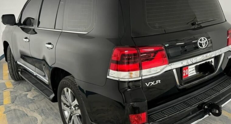 Toyota Land cruiser VXR 5.7 full option 2019 Gcc f