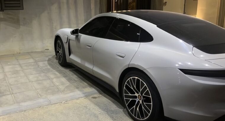 Porsche Taycan 4s full option 2021 Gcc for sale