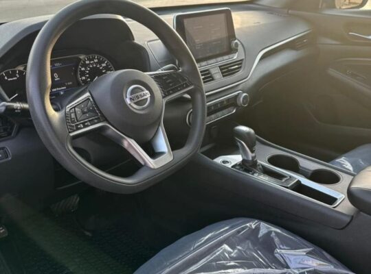 Nissan altima S 2020 base option usa imported