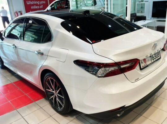 Toyota Camry Grand 2021 Gcc in perfect condition