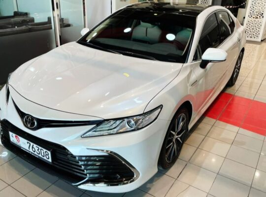 Toyota Camry Grand 2021 Gcc in perfect condition