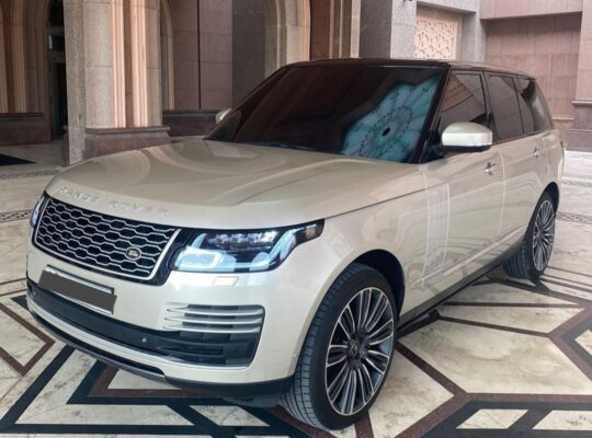 Range Rover vouge SE 2014 Gcc for sale