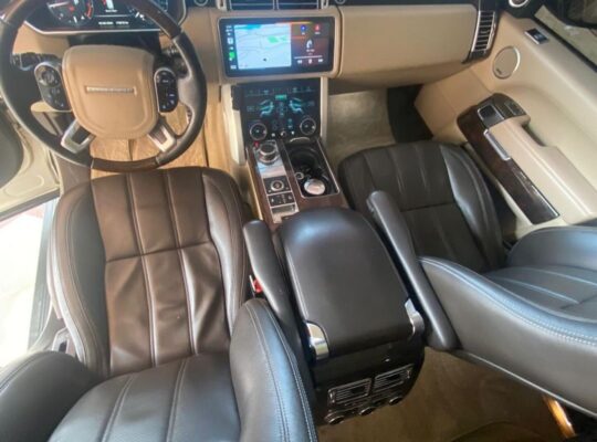 Range Rover vouge SE 2014 Gcc for sale